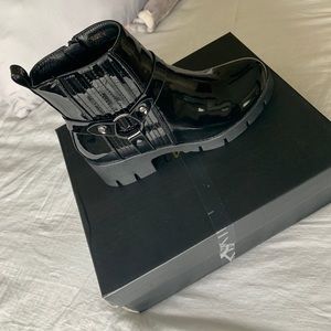 BRAND NEW Black boots Sz 6